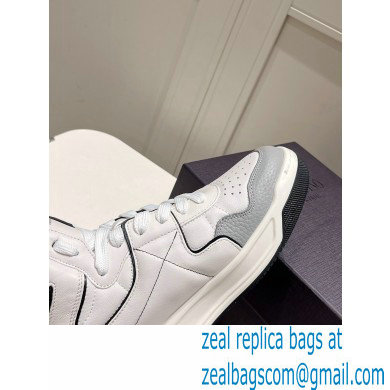 Valentino Mid-Top ONE STUD Sneakers 09 2022