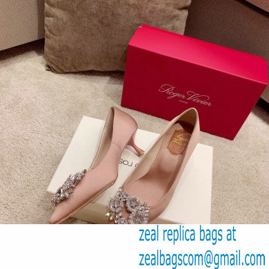 Roger Vivier Heel 4.5cm/8.5cm Flower Strass Buckle Pumps Satin Nude