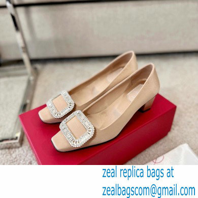 Roger Vivier Heel 4.5cm Belle Vivier Pilgrim Buckle Pumps in Satin Beige - Click Image to Close