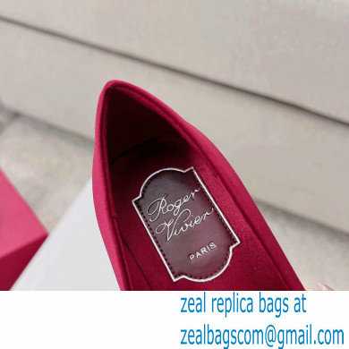 Roger Vivier Heel 4.5cm Belle Vivier Pilgrim Buckle Pumps in Satin Burgundy - Click Image to Close