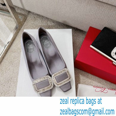 Roger Vivier Heel 4.5cm Belle Vivier Pilgrim Buckle Pumps in Satin Gray