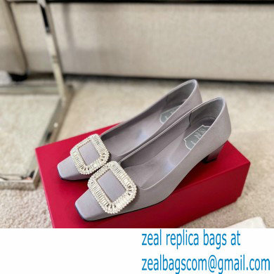 Roger Vivier Heel 4.5cm Belle Vivier Pilgrim Buckle Pumps in Satin Gray - Click Image to Close