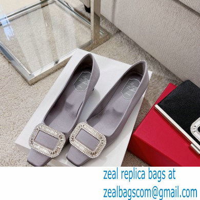 Roger Vivier Heel 4.5cm Belle Vivier Pilgrim Buckle Pumps in Satin Gray - Click Image to Close