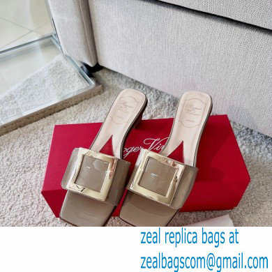 Roger Vivier Heel 4.5cm Love Metal Buckle Mules in Patent Leather Beige