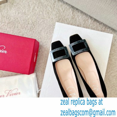 Roger Vivier Heel 4.5cm Stone Buckle Pumps in Suede Black