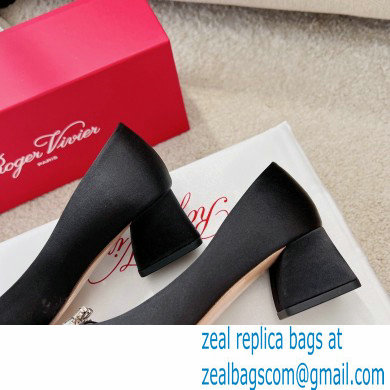 Roger Vivier Heel 4.5cm Strass Buckle Pumps in Satin Black