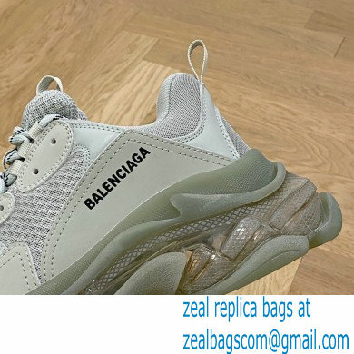 Balenciaga Triple S Clear Sole Women/Men Sneakers Top Quality 25 2022