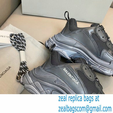 Balenciaga Triple S Women/Men Sneakers Top Quality 03 2022 - Click Image to Close