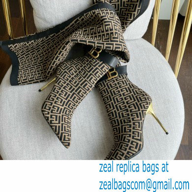 Balmain Heel 9.5cm Bicolor knit Raven thigh-high boots with monogram strap 05 2022