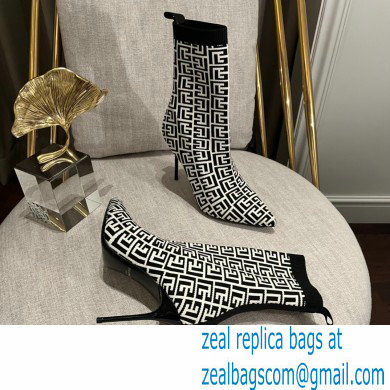 Balmain Heel 9.5cm Bicolor stretch knit Skye ankle boots with Balmain monogram 02 2022