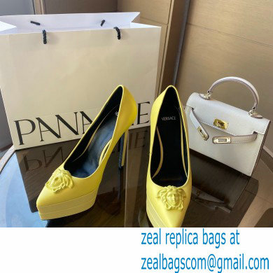 Versace Heel 15.5cm platform 1.5cm Barocco Palazzo La Medusa Pumps Yellow 2022