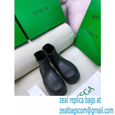 Bottega Veneta Flatform 5 cm puddle rubber ankle boots Black