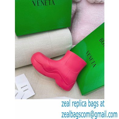Bottega Veneta Flatform 5 cm puddle rubber ankle boots Fuchsia - Click Image to Close
