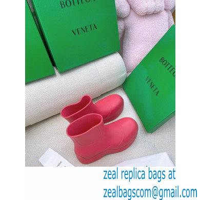 Bottega Veneta Flatform 5 cm puddle rubber ankle boots Fuchsia