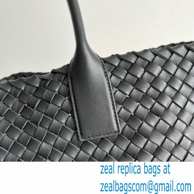 Bottega Veneta Large cabat intreccio leather tote bag 01