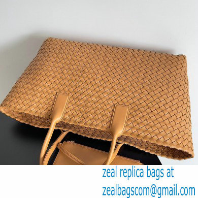 Bottega Veneta Large cabat intreccio leather tote bag 02