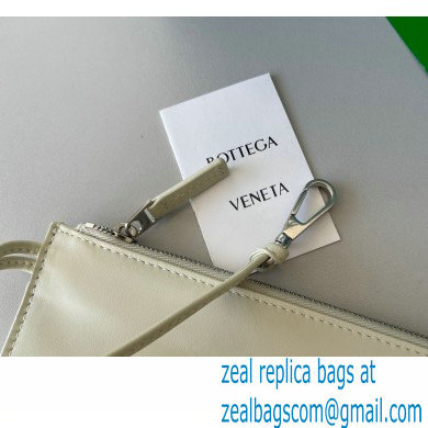 Bottega Veneta Medium intreccio leather arco tote bag 01