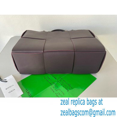 Bottega Veneta Medium intreccio leather arco tote bag 02 - Click Image to Close