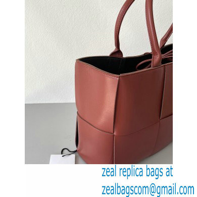 Bottega Veneta Medium intreccio leather arco tote bag 12