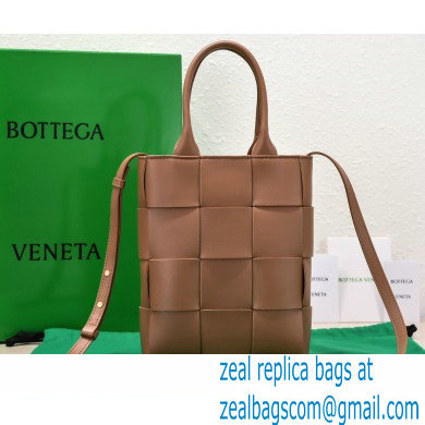 Bottega Veneta Mini intreccio leather cassette tote bag with detachable strap Brown - Click Image to Close