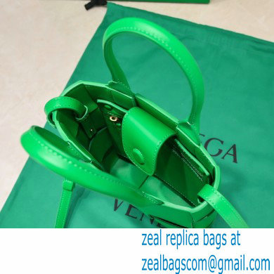 Bottega Veneta Mini intreccio leather cassette tote bag with detachable strap Green - Click Image to Close