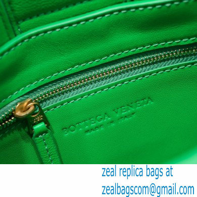Bottega Veneta Mini intreccio leather cassette tote bag with detachable strap Green - Click Image to Close