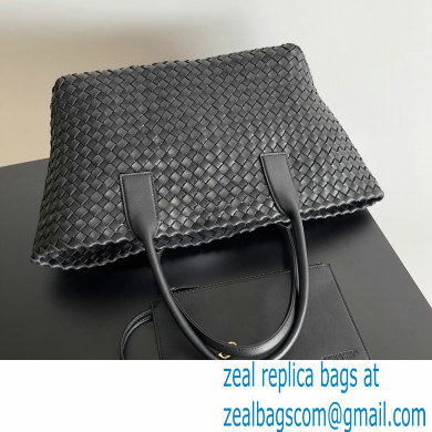 Bottega Veneta medium cabat intreccio leather tote bag 01