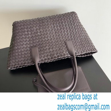 Bottega Veneta medium cabat intreccio leather tote bag 02