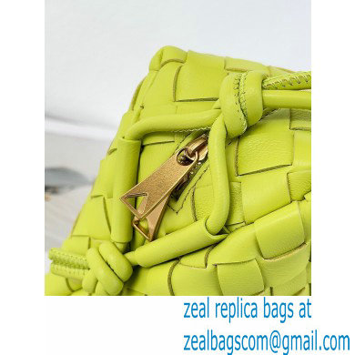 Bottega Veneta medium loop Intrecciato leather cross-body camera bag 05 - Click Image to Close