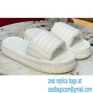 Bottega Veneta resort sponge slides 02 2022