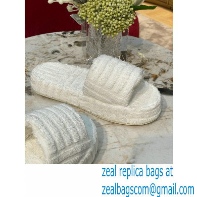 Bottega Veneta resort sponge slides 02 2022 - Click Image to Close