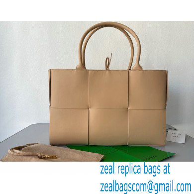 Bottega Veneta small intreccio leather arco tote bag 05