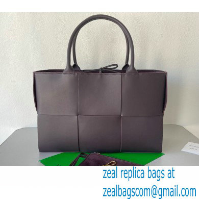 Bottega Veneta small intreccio leather arco tote bag 09