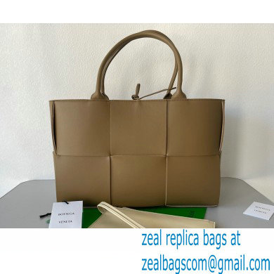 Bottega Veneta small intreccio leather arco tote bag 11