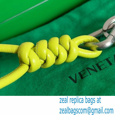 Bottega Veneta triangle leather key ring 02