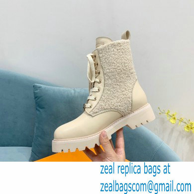 Louis Vuitton Calf leather and wool Territory Flat Ranger Ankle Boots Beige 2022 - Click Image to Close