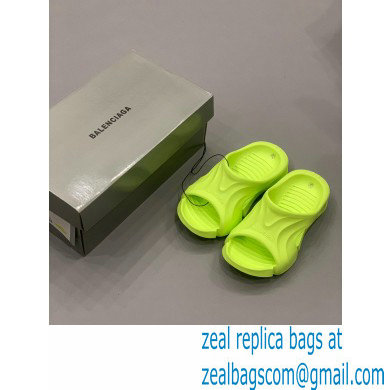 balenciaga Mold rubber slide in neon yellow - Click Image to Close