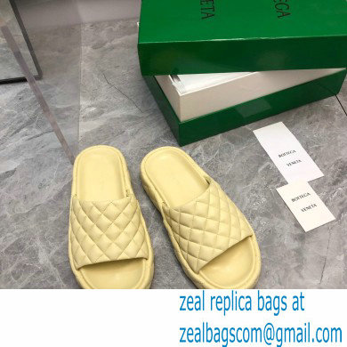 Bottega Veneta Padded Quilted leather flat Sandals Yellow 2023 - Click Image to Close
