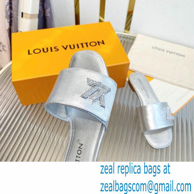 Louis Vuitton Shake Flat Mules in Metallic lambskin Silver 2023