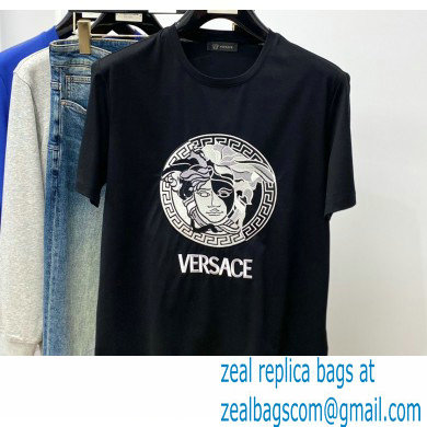 Versace T-shirt 230208 06 2023