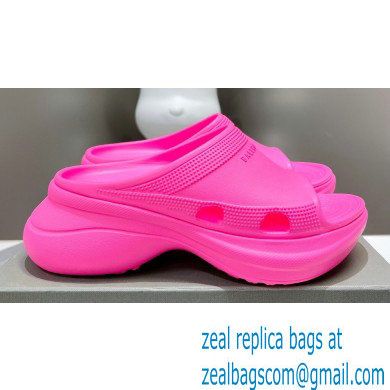 Balenciaga Pool Crocs Slide Sandals in rubber Fuchsia 2023