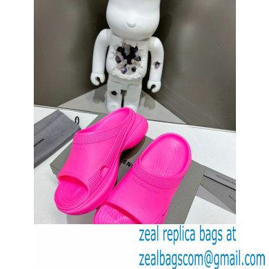 Balenciaga Pool Crocs Slide Sandals in rubber Fuchsia 2023 - Click Image to Close