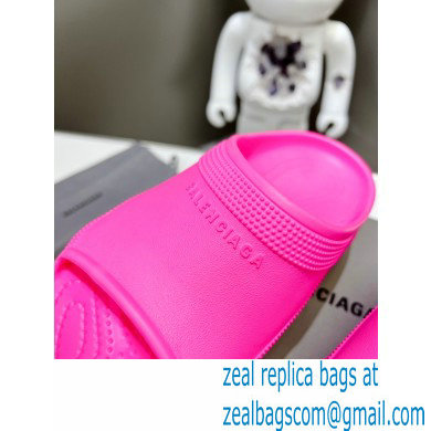 Balenciaga Pool Crocs Slide Sandals in rubber Fuchsia 2023