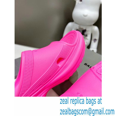 Balenciaga Pool Crocs Slide Sandals in rubber Fuchsia 2023