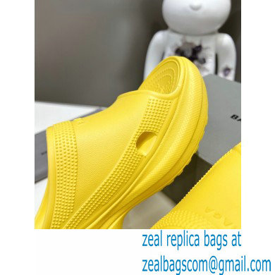 Balenciaga Pool Crocs Slide Sandals in rubber Yellow 2023 - Click Image to Close