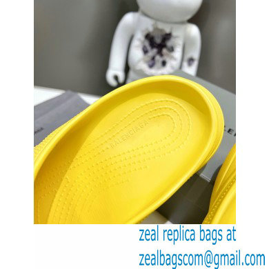 Balenciaga Pool Crocs Slide Sandals in rubber Yellow 2023 - Click Image to Close