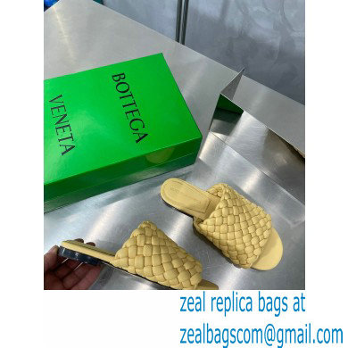 Bottega Veneta Dot Wave Intreccio pleated leather flat sandals Yellow 2023 - Click Image to Close