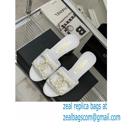 Chanel Gold Heel 5.5cm Pearl CC Logo Mules White 2023