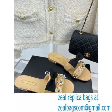 Chanel Pearl and Bow Lambskin Mules G40132 Beige 2023