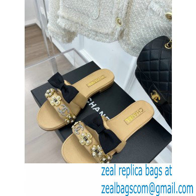 Chanel Pearl and Bow Lambskin Mules G40132 Beige 2023